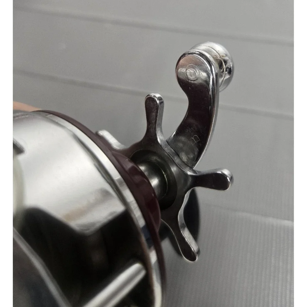 Vintage Pflueger Bond No. 2004 Levelwind Baitcast Reel Very Clean